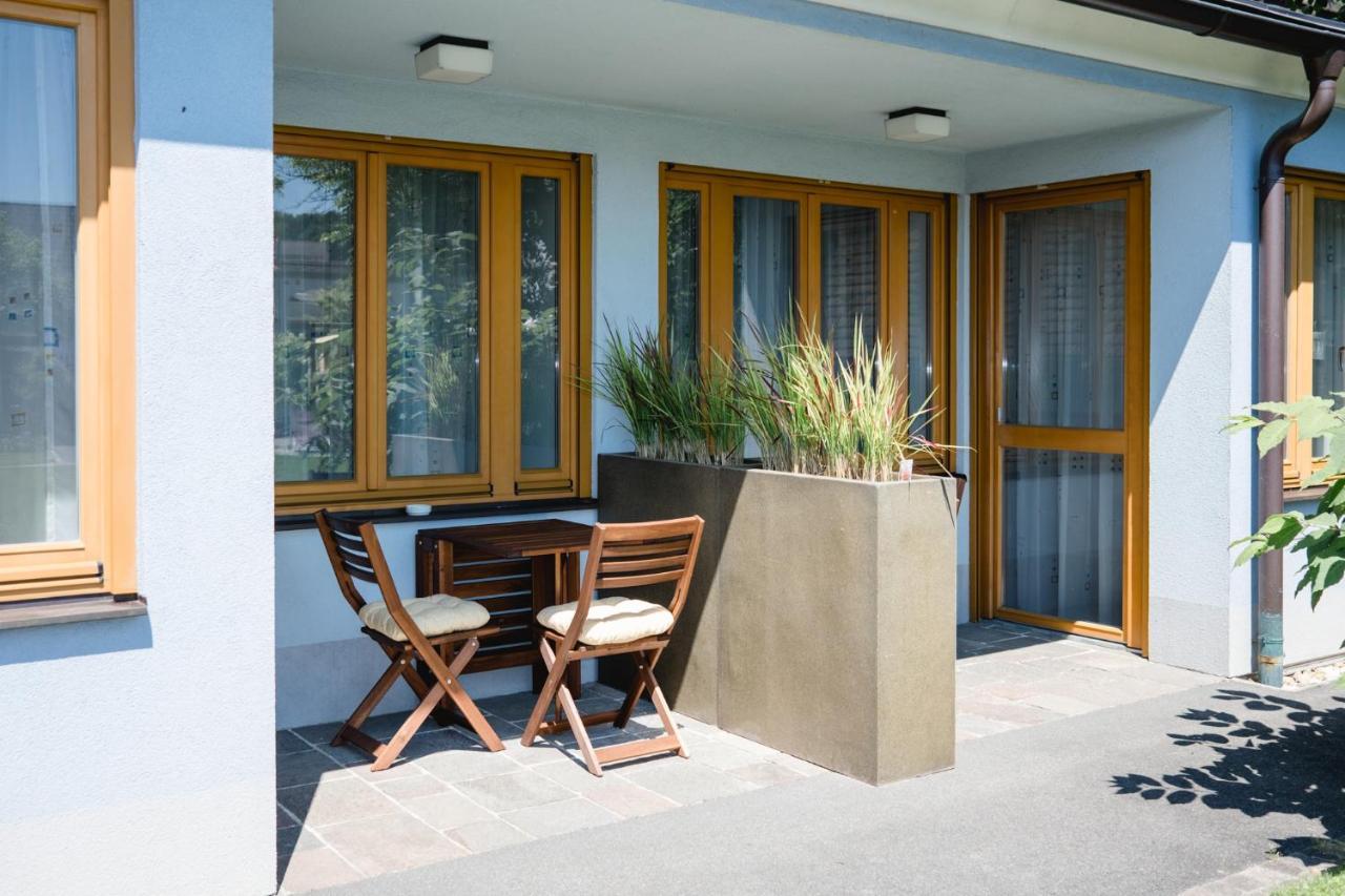 Studiowohnungen am Rieger-Hof Hartmannsdorf Exterior foto