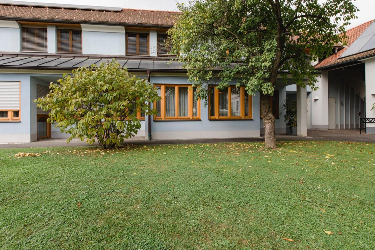 Studiowohnungen am Rieger-Hof Hartmannsdorf Exterior foto